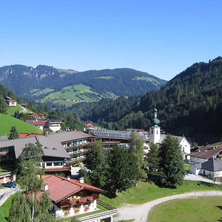 In Wildschoenau By Schatzberg Lift アパート *