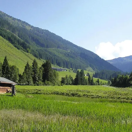 In Wildschoenau By Schatzberg Lift * アウフファッハ