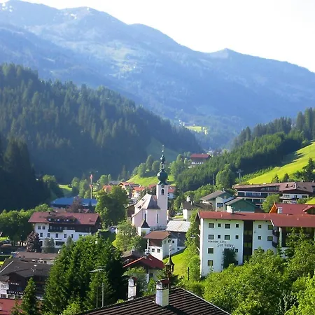 In Wildschoenau By Schatzberg Lift アパート